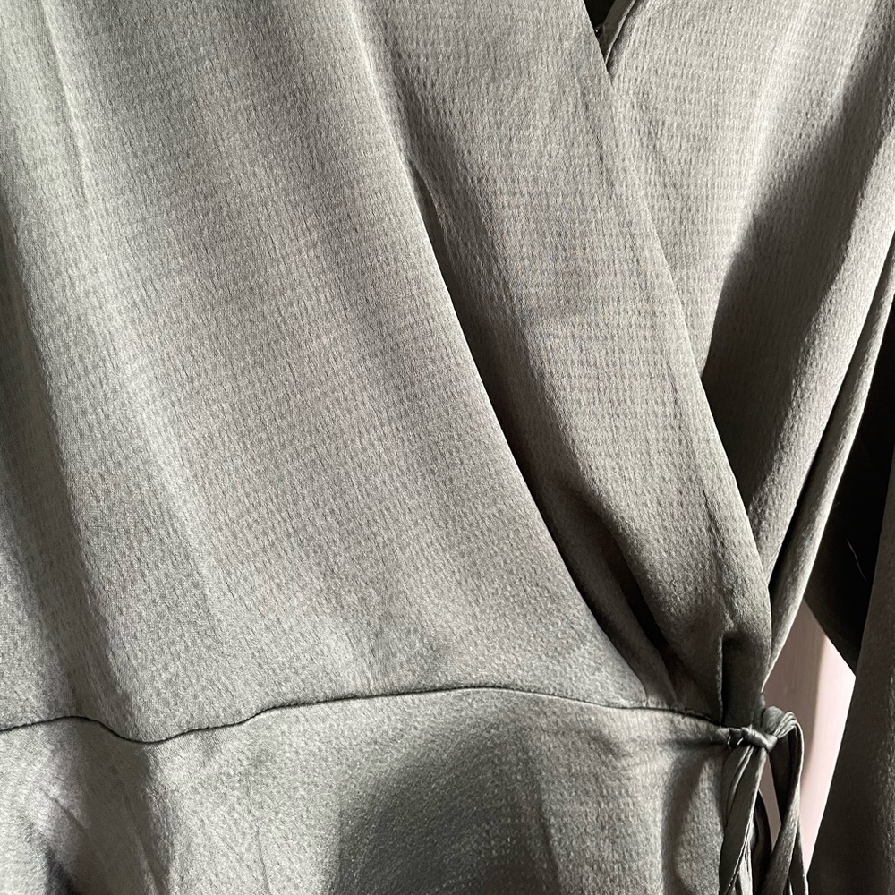 ASTR the label sage green wrap top - Picture 2 of 4